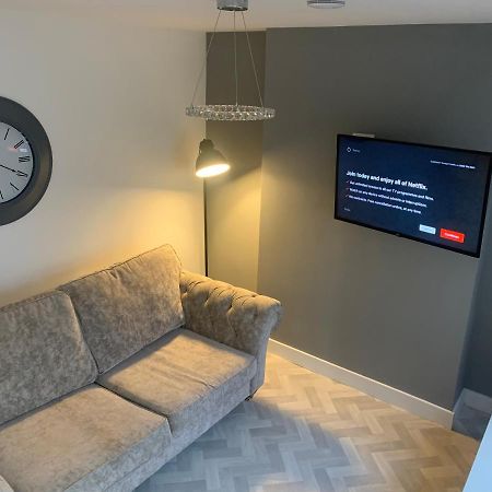 Modern 3 Bedroom Townhouse Pennyburn Exterior photo